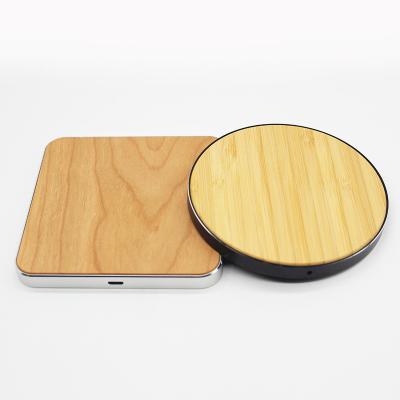 China Mobile Phone Restaurant Cell Radio Dock Station Charger Wooden Wireless Charging Protection for sale