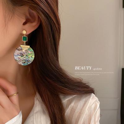 China FASHION Custom Acrylic Hoop Earrings Round Colorful Sea Green Shell Earrings Acrylic Hoop Earrings For Women for sale