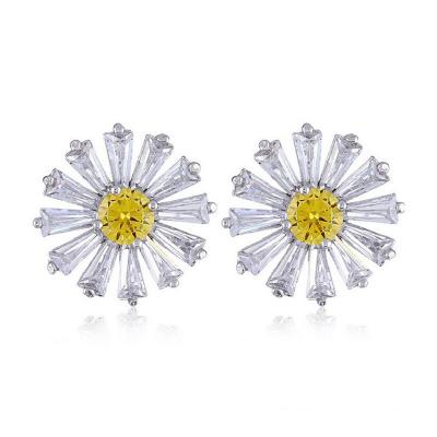 China Fashionable Wholesale Korean Stud Earrings New Style Designs Zircon Flower Stud Earrings For Women Bling Daisy Stud Earring for sale