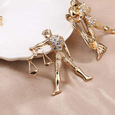 China Crystal Wholesale Customized Brooch Vintage Brooches Women Gold Plated 12 Zodiac Brooch for sale