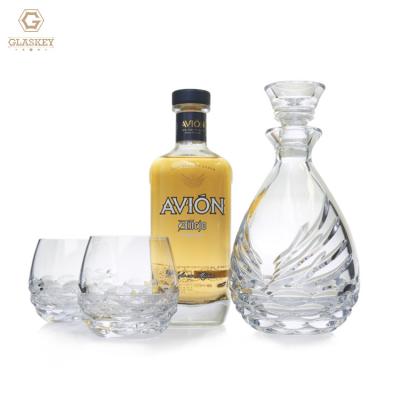 China Czech Czech Crystal Glass Whiskey Decanter Set with Japanese Style 2 Gold Rim Glasses for sale