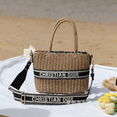 China Fashion Women Tote Bag Ladies Woven Straw Handmade Square Summer Beach Bag for sale