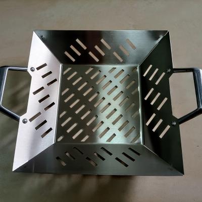 China Dustproof Heavy Duty BBQ Accessories Grill Basket Basket For More Vegetables , Meat for sale