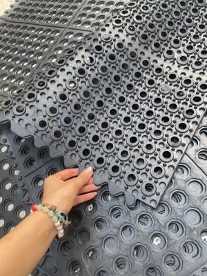 China Anti-Static Rubber Hole Mat  Static Dissipative Rubber Mat Punctured Anti-Static Rubber Mat for sale