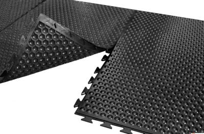 China Interlock Anti-vermoeidheid Rubber Matting Industrial Bubble Mat Antislip Te koop