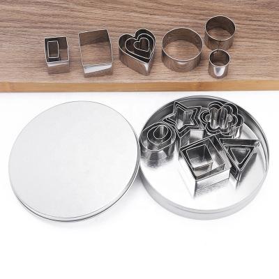 China Sustainable Amazon 24pcs Geometry Flowers Stainless Steel Cookie Cutter Set for sale