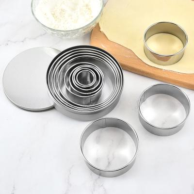 China Sustainable Hot Selling 12pcs Amazon Cookie Cutter Set Round Stainless Steel Mousse Cake Ring for sale