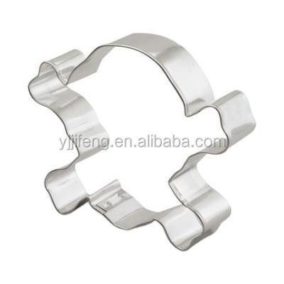 China Disposable Factory Direct High Quality Custom Halloween Stainless Steel Crossbones Cookie Cutter for sale