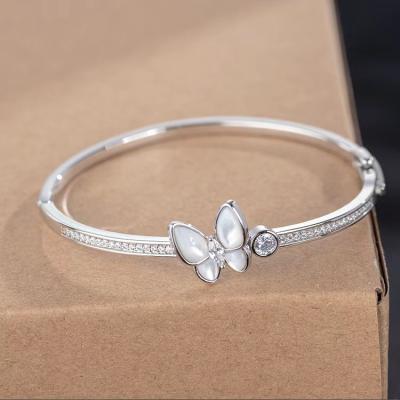 China Nickel/Butterfly Lead Free Wholesale High Quality Stylish Zirconia Fashion Fritillaria Charm White Bracelet for sale