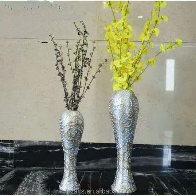 China Wholesale Home Decoration Single Flower Vase For Home Floor Decoration Resin Tall Flower Vase for sale