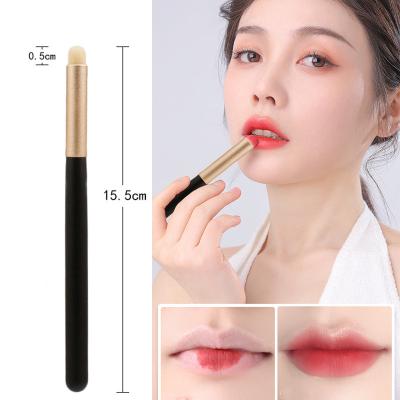 China 2022 Amazon Super Soft Hot Sale Personalized Multifunctional Private Label Lipstick Brush Concealer Brush Round Tip Lip Brush Free Sample for sale