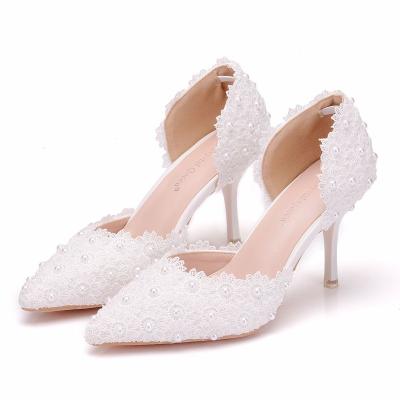 China Crystal Queen White Lace Durable Wedding Shoes Bride Party Women Pumps Bridal Stiletto Ladies High Heels 7CM for sale