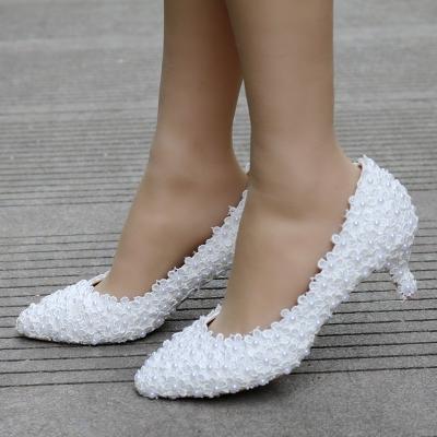 China Crystal Queen Women Elegant White Long Lasting Lace Flowers Wedding Bridal Shoes Female High Heels Pumps for sale