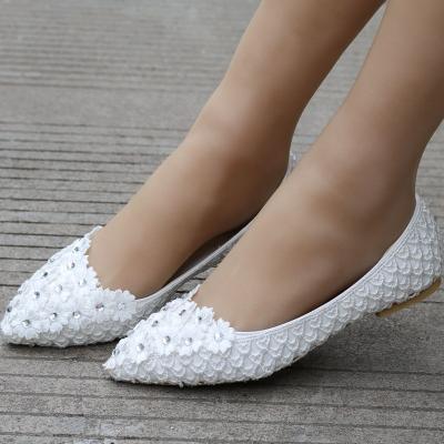 China Crystal Queen White Flower Lace Wedding Flat Shoes Woman Spring Autumn Flat Heel Slip Plus Size 43 for sale