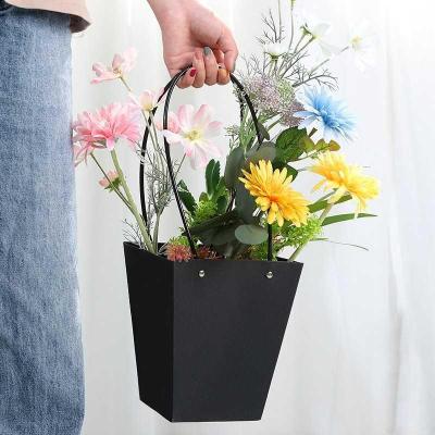 China Disposable Flower Florist Valentine's Day DIY Portable Bouquet Square Base Flower Arranging Bag Hand Paper Gift Box for sale