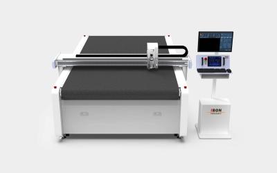 중국 60MM CNC 가죽 절단 기계 60mm/s - 2200mm/s 신발 상단 절단 기계 판매용