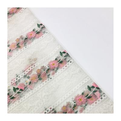 China Who respects the environment; 2021 Best Selling Viable 100% Band Line Wholesale Soft Voile Lace Embroidery Yarn Cotton Flowers Small for sale