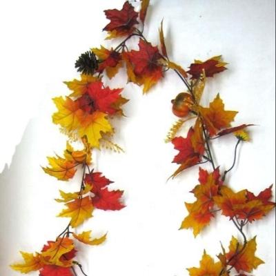 China Artificial Thanksgiving Day Maple Leaf Fall Leaves Wreath for sale