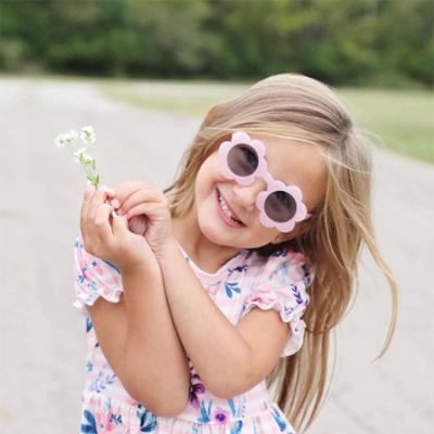 China Fashion sunglasses 1568 wholesale girls flower sunglasses fast shipping for sale