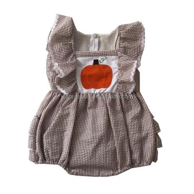 China Fashion Design Casual Baby Clothes Romper Cotton Seersucker Material Halloween Pumpkin Baby Romper for sale