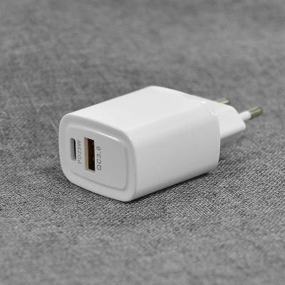 China 2021 Unique Fast Charging Design PD 25W QC3.0 Super Fast Charging Fast Charging Samsung Galaxy S21 USB Type C Dual Wall Charger With 1M Type C Data Cable for sale