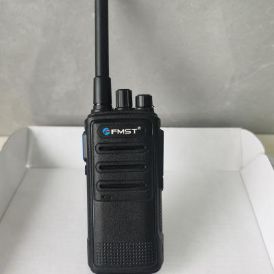 China Best Customized V618A Quality OEM Walkie Talkie Factory Price Walkie Talkie Headset Walkie Talkie High Tech Radio V618A 400 for sale