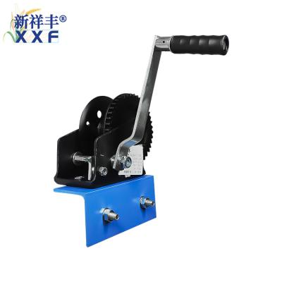 China Livestock Farming Equipment Mini Hand Lifting Manual Winch Automatic Feeding System For Poultry for sale