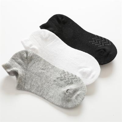 China 40S' Breathable Combed Cotton Kids Boys Student Ankle Athletic Anti-Slip Socks Low Cut Tab Socks Breathable Thin Cotton Solid Color for sale