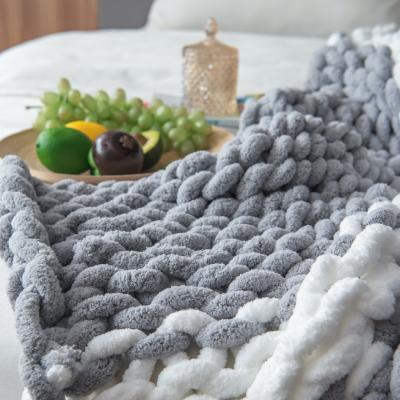 China Anti-Static Knit Chunky Chenille Blanket Handmade Knit Blanket Giant Knit Throw Blanket For Bed Chair Sofa Home Decor for sale