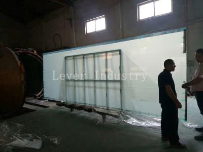 China Limpie la película del empaquetamiento con la aspiradora con la temperatura de la altura para el vidrio laminado en venta
