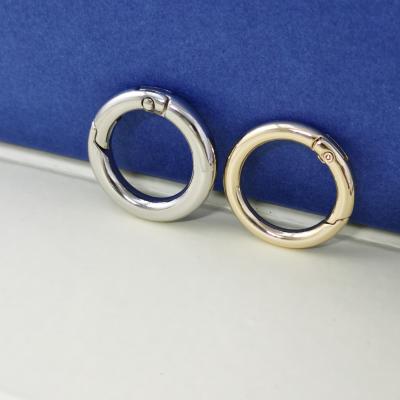 China Kirsite Plated Zinc Alloy Spring Ring Snap Hook Round Metal Ring Carabiner for sale