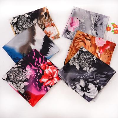 China New Arrival FENNYSUN 85x85 Square Hand Roll Twill Rattan Flowers Leopard Cheetah Print Square Stoles And Scarves 100% Silk Scarf Women for sale