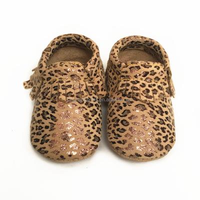 China Kinghoo Waterproof Leopard Printed Baby Moccasins Suede Moccasin Leather Shoes for sale