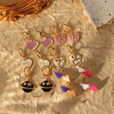 China 2022 Hot Hot Sales Jewelry Geometry Enamel Heart Huggie Earring Circle Shape Colorful Pink Love Shape Star Charm Drop Earrings for sale