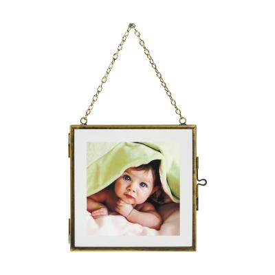 China Home DecorPhoto Frame Chain Picture Frame Factory Glass Square Wall Hanging Wholesale Picture Frames for sale