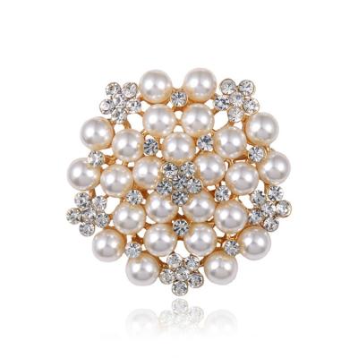 China Fashionable Custom Made High Quality Women Shape Jewelry Gold Silver Alloy Rhinestone Luxury Pearl Brooches for sale