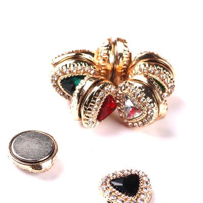 China Fashionable Alloy Crystal Rhinestones Hijab Brooch Shawl Buckle Custom Magnetic Brooch Pin For Women Accessories for sale