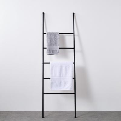 China New Design Ladder Shape Metal Rack Minimalist Bathroom Towel Racks for sale