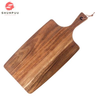 China Minimalist Rustic Kitchen Cooking Large Rectangle Brown Acacia Wood Pallet Cutting Board With Handle for sale