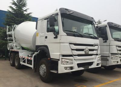 China Sinotruk HOWO Concrete Mixer Truck With 10 Wheels 12.00R20 Tire Tri Axles for sale