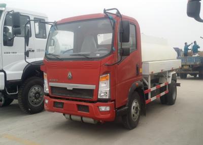 China 6 de Vrachtwagen91hp Dieselmotor van de wielenOlietanker de Capaciteit van de 5 Tonnuttige lading Te koop