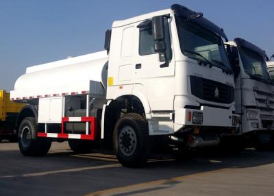 China 2 Axles Oil Tanker Truck 10CBM Tank Volume 4600mm Wheel Base 80R22.5 Tire for sale