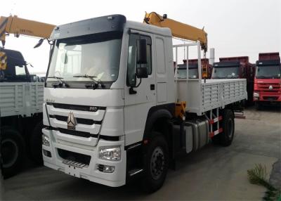 China 4200 Wheel Base 5 Ton Crane Truck , 6 Wheels Small Truck With Crane 140HP Engine for sale