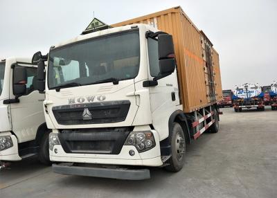 China Kästchen-LKW 4*2 7T SINOTRUK HOWO mit Hintertür und einzelnen der Tür offen zu verkaufen