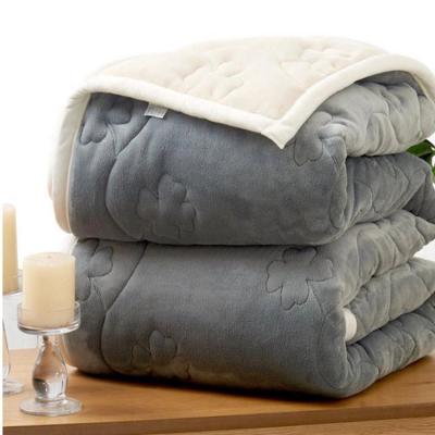 China Wholesale super soft cationic solid flannel fleece blanket anti-pilling with sherpa quilting blanket for bedroom for sale