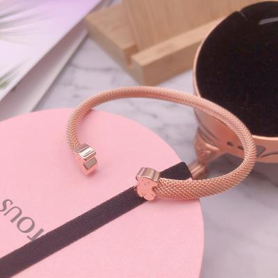 China Fast Delivery Hot Selling Fashion Bear 925 18K Silver Gold Plated Bracelet Ladies Fashion Simple Ladies Jewelry for sale