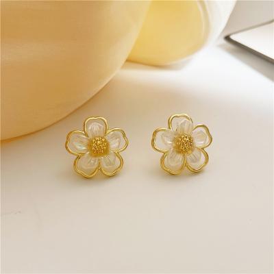 China Fashionable ea temperament soft cavity simple and Korean Japanese style silver needle flower personality flower stud earrings S925 for sale