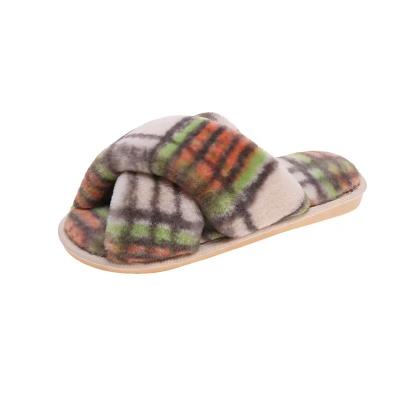 China Fashion Trend Wholesale UK Autumn Winter Wind Crossing Design Rabbit Fur Opening Couple Shoes Wooden Floor Fashion Home Furry Slippers for sale