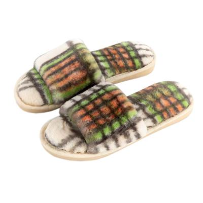 China Fashion Trend Rabbit Fur Opening Non-slip Durable Rubber Sole Floor Shoes Women Fashion Furry Home Flip Flop Design Indoor Slippers for sale