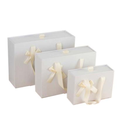 China 2020 New Product Recyclable Gift Paper Box Packaging , Drawer Paper Gift Box With Handle for sale